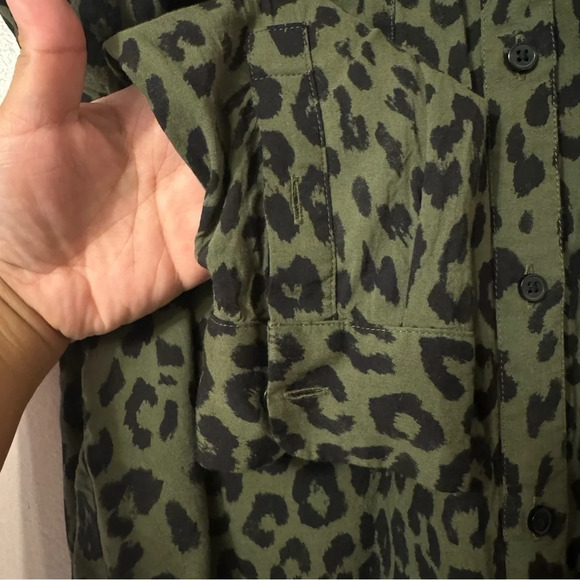 Lucky Brand  ButtonUp Longsleeve Leopard Print Top Green Size M - Picture 3 of 6